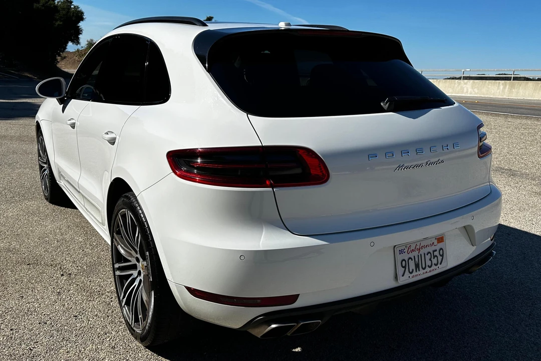 2016 Porsche Macan Turbo - Image 4 of 31