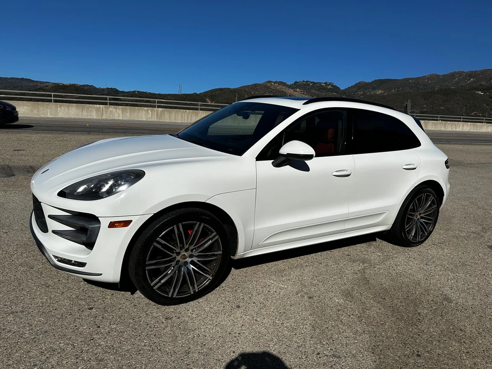 2016 Porsche Macan Turbo - Image 14 of 31