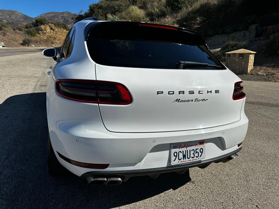2016 Porsche Macan Turbo - Image 21 of 31