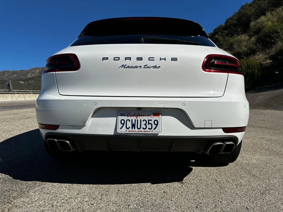2016 Porsche Macan Turbo - Image 22 of 31