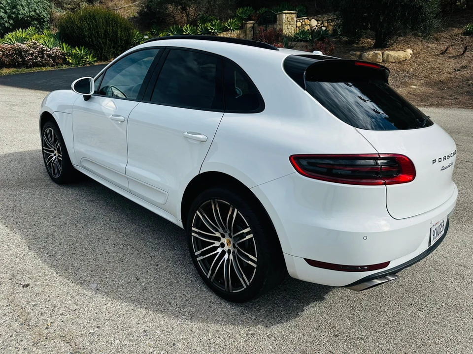 2016 Porsche Macan Turbo - Image 20 of 31