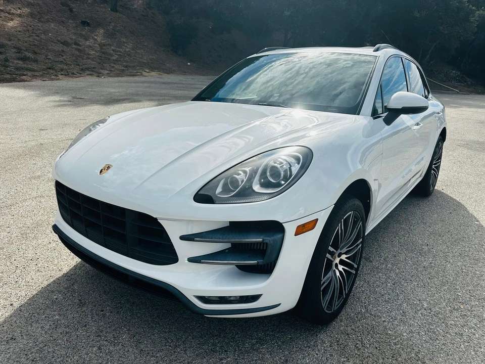 2016 Porsche Macan Turbo - Image 11 of 31