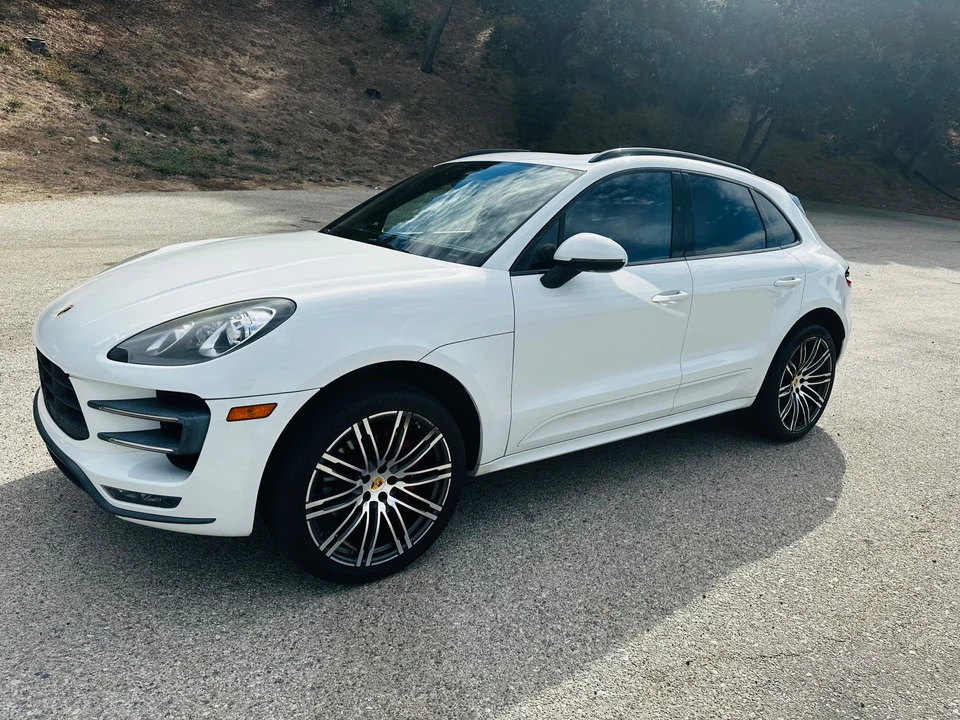 2016 Porsche Macan Turbo - Image 13 of 31