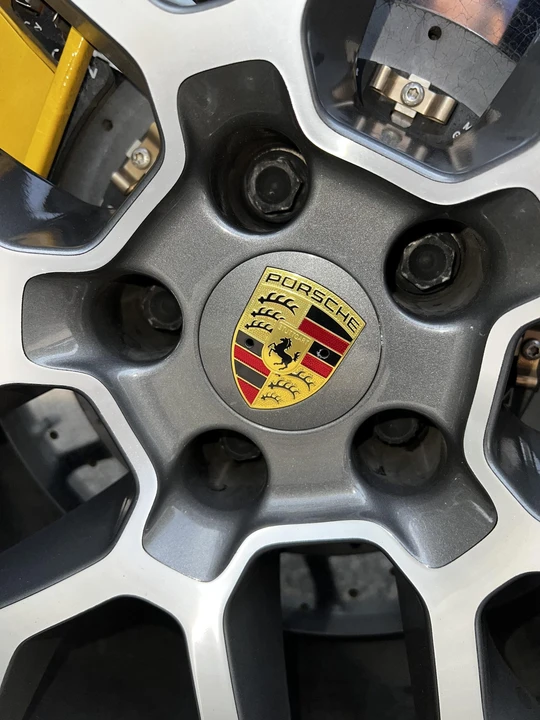 2016 Porsche Macan Turbo - Image 24 of 31