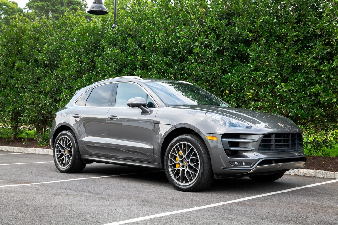 2016 Porsche Macan Turbo - Image 4 of 31