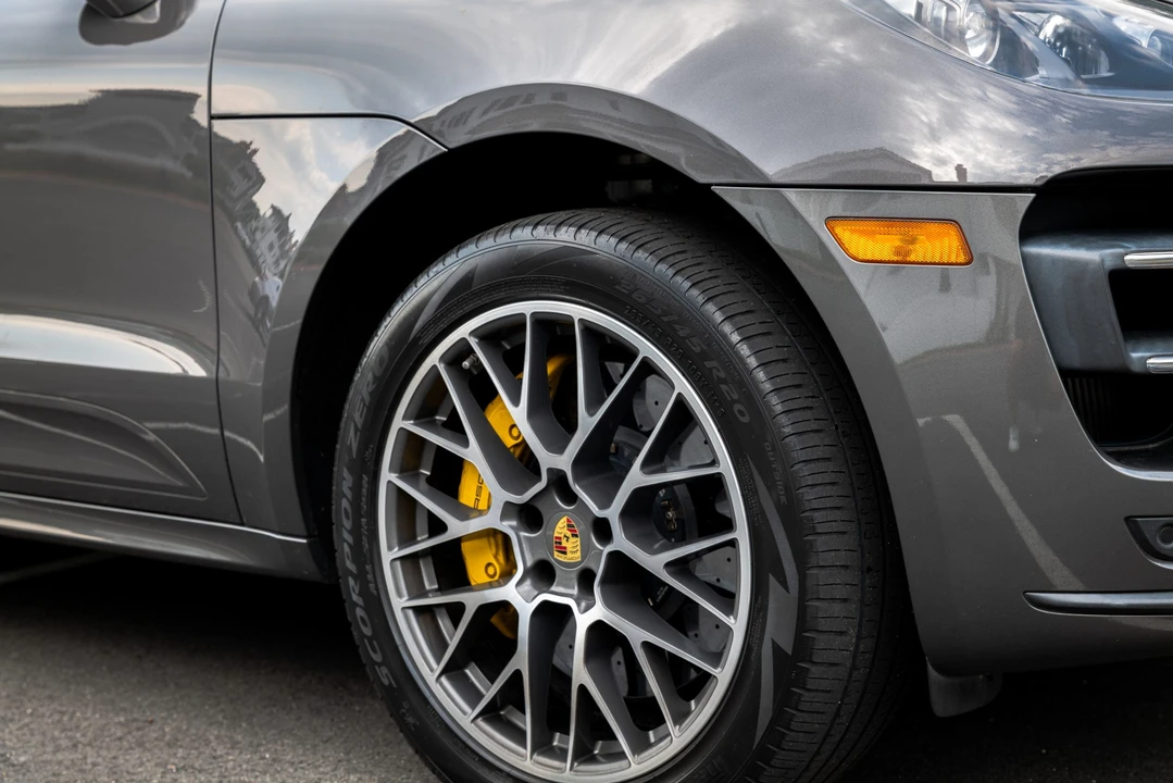 2016 Porsche Macan Turbo - Image 19 of 31