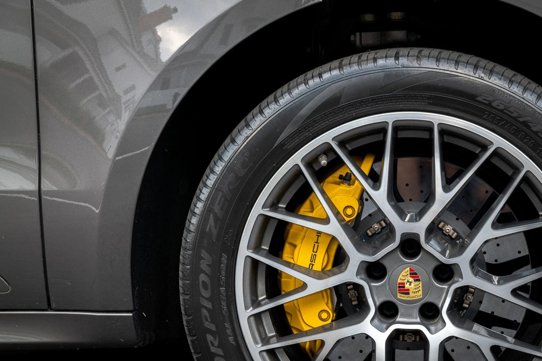 2016 Porsche Macan Turbo - Image 21 of 31