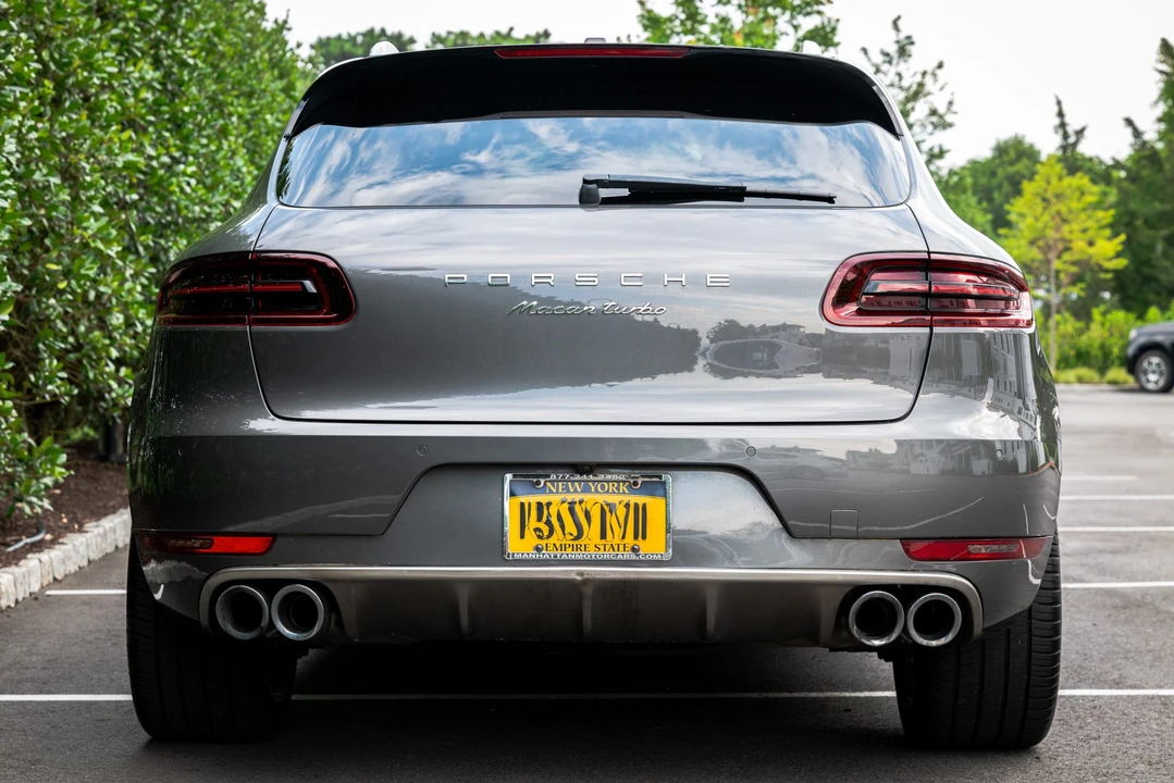 2016 Porsche Macan Turbo - Image 7 of 31