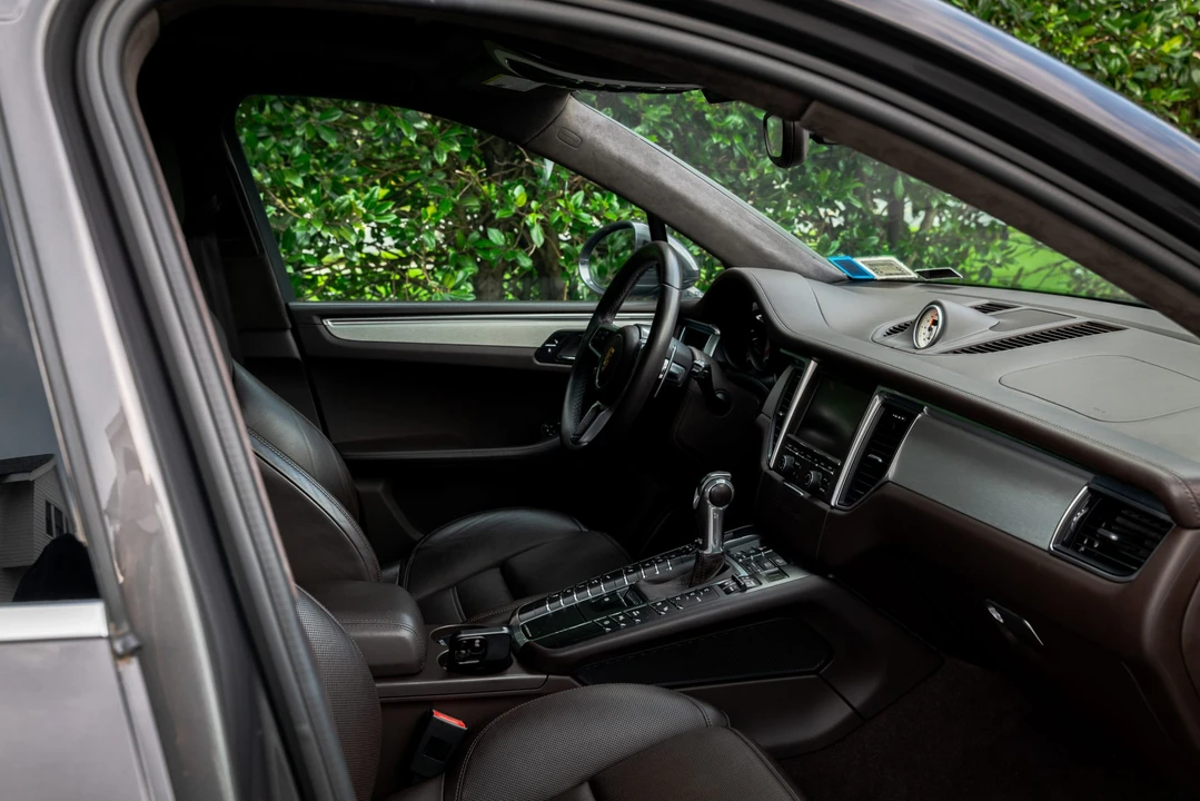 2016 Porsche Macan Turbo - Image 31 of 31
