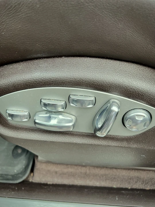 2016 Porsche Macan Turbo - Image 28 of 31