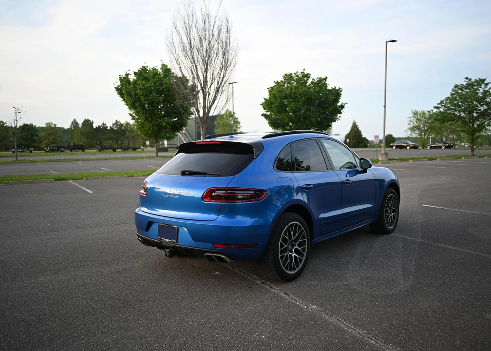 2016 Porsche Macan Turbo - Image 8 of 30