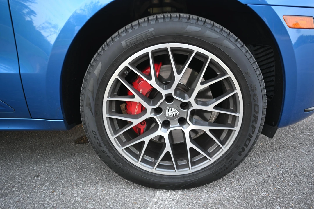 2016 Porsche Macan Turbo - Image 15 of 30