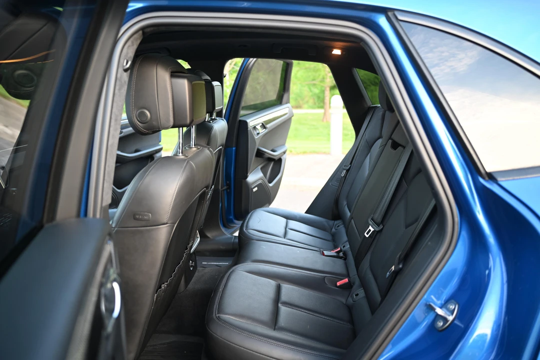 2016 Porsche Macan Turbo - Image 22 of 30