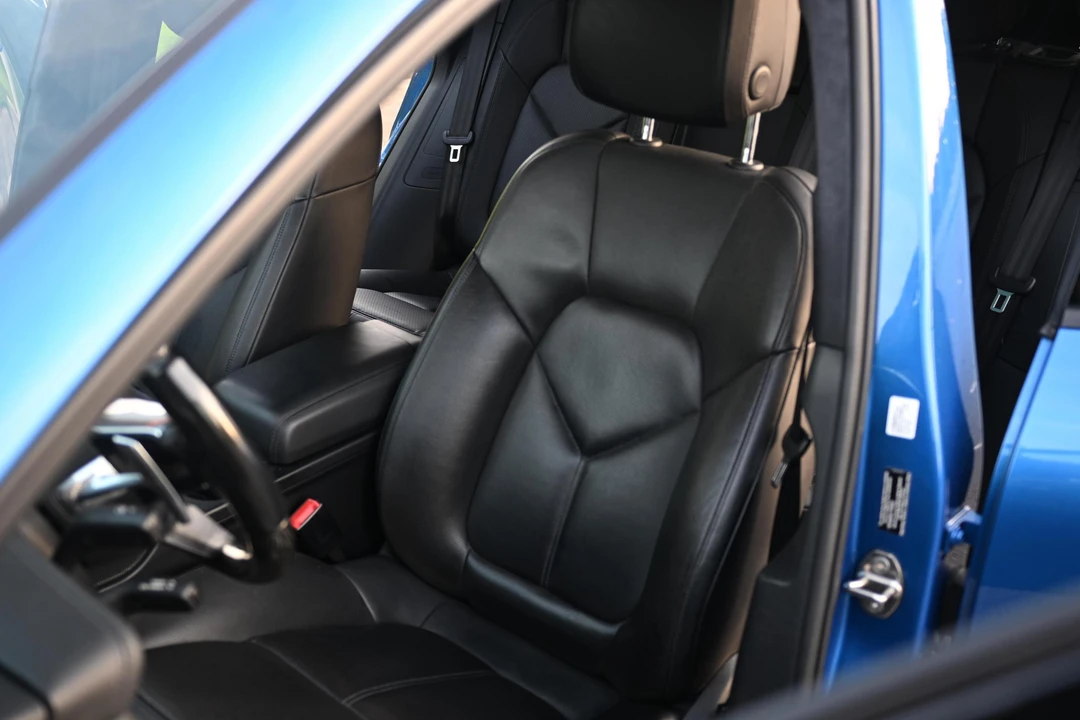 2016 Porsche Macan Turbo - Image 17 of 30