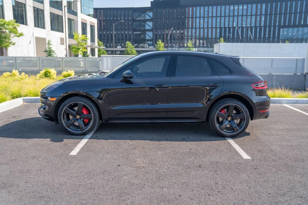 2016 Porsche Macan Turbo - Image 2 of 5