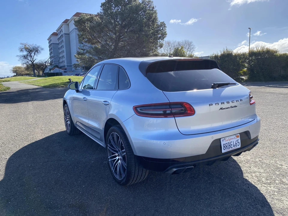 2016 Porsche Macan Turbo - Image 11 of 31