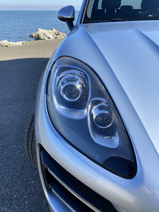2016 Porsche Macan Turbo - Image 25 of 31