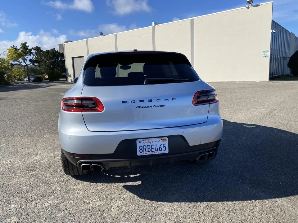 2016 Porsche Macan Turbo - Image 12 of 31