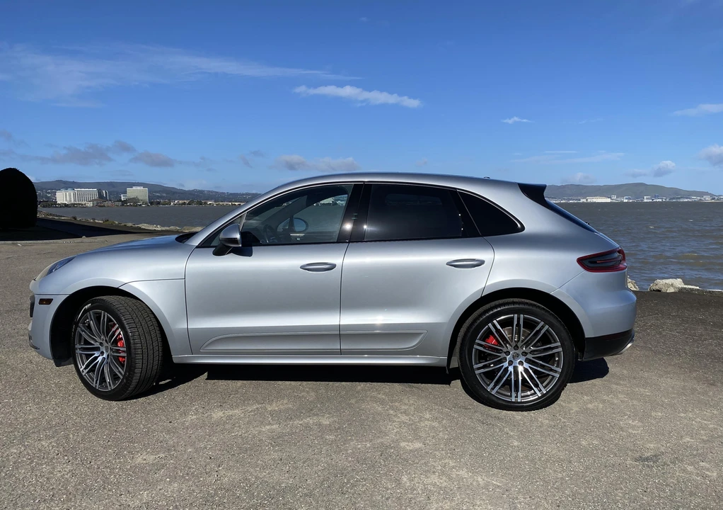 2016 Porsche Macan Turbo - Image 8 of 31