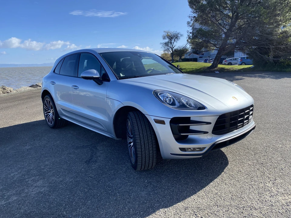 2016 Porsche Macan Turbo - Image 21 of 31