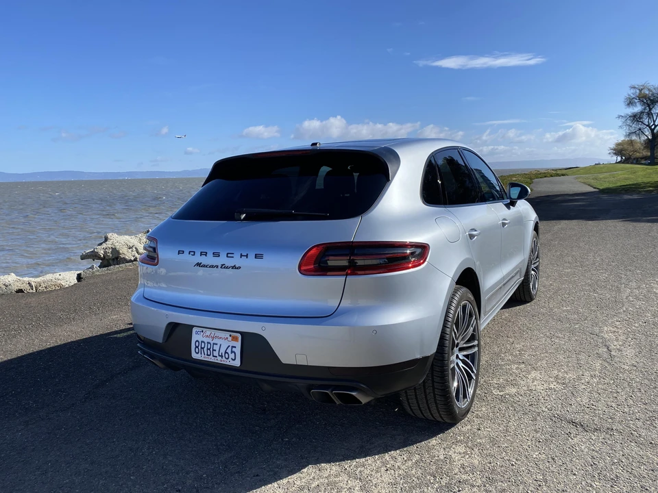 2016 Porsche Macan Turbo - Image 13 of 31