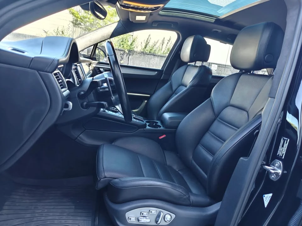 2016 Porsche Macan Turbo - Image 11 of 20