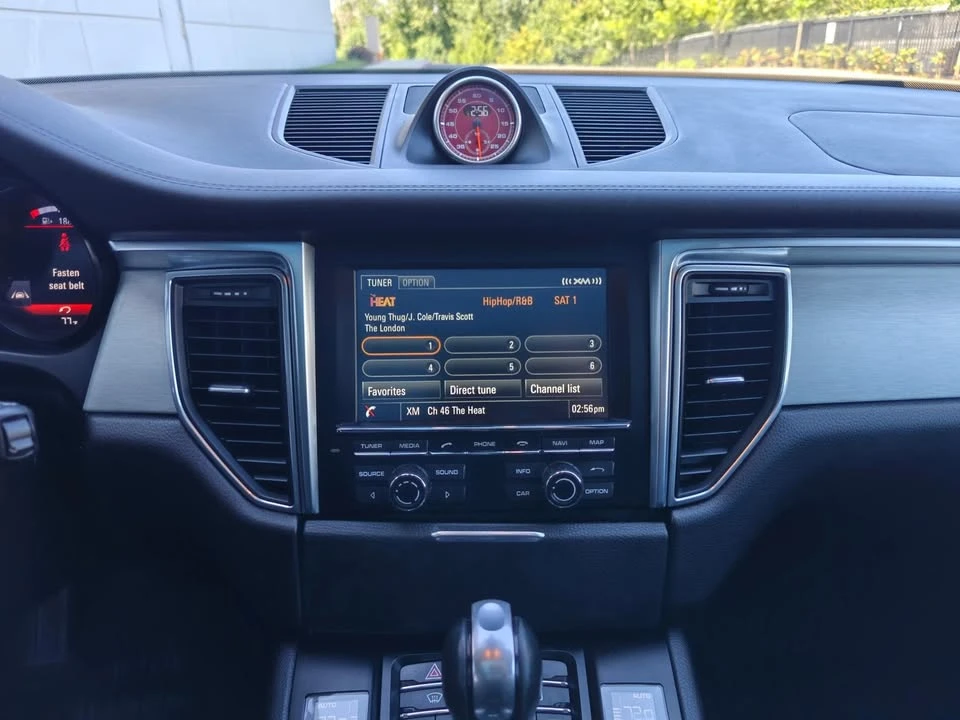 2016 Porsche Macan Turbo - Image 2 of 20