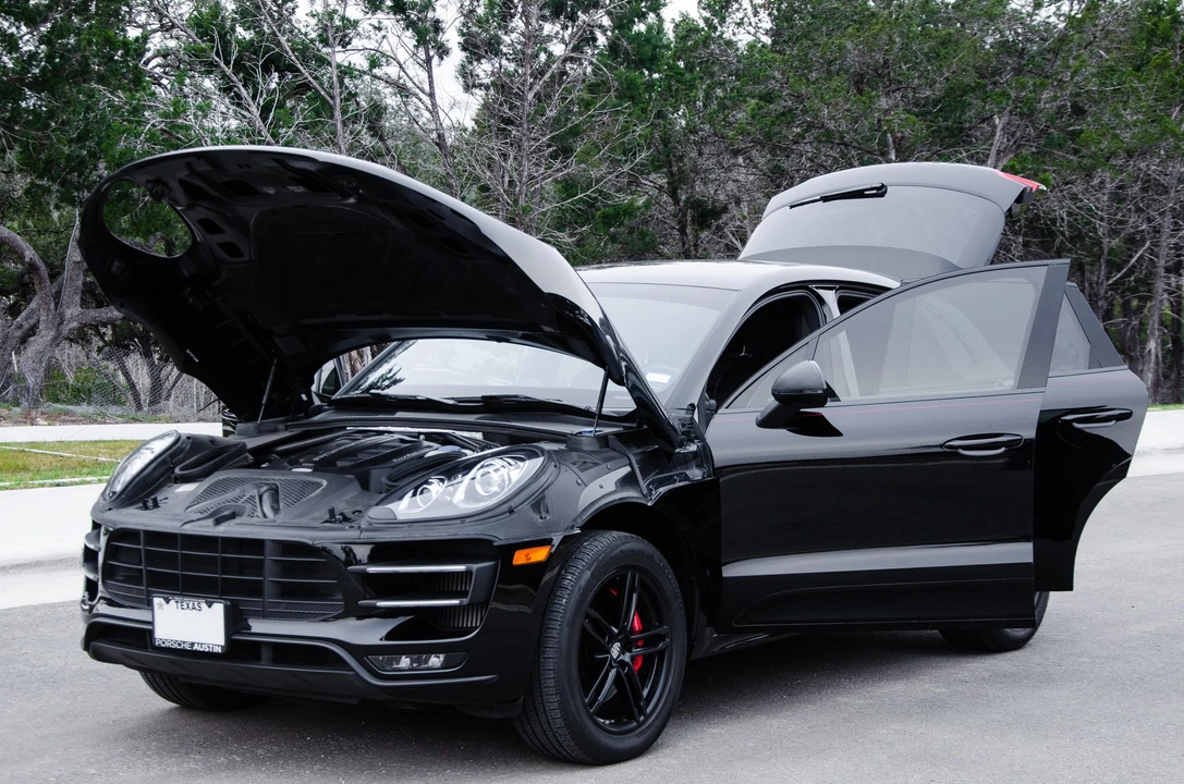 2016 Porsche Macan Turbo - Image 13 of 31
