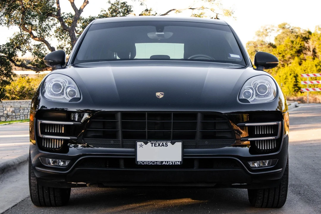 2016 Porsche Macan Turbo - Image 2 of 31