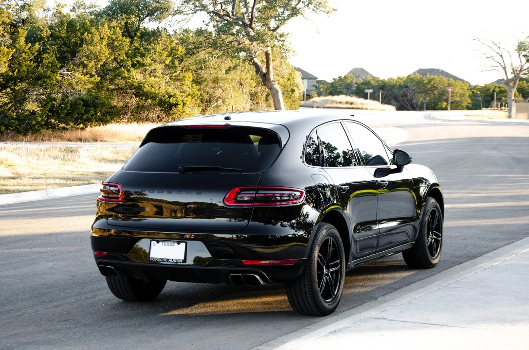 2016 Porsche Macan Turbo - Image 8 of 31