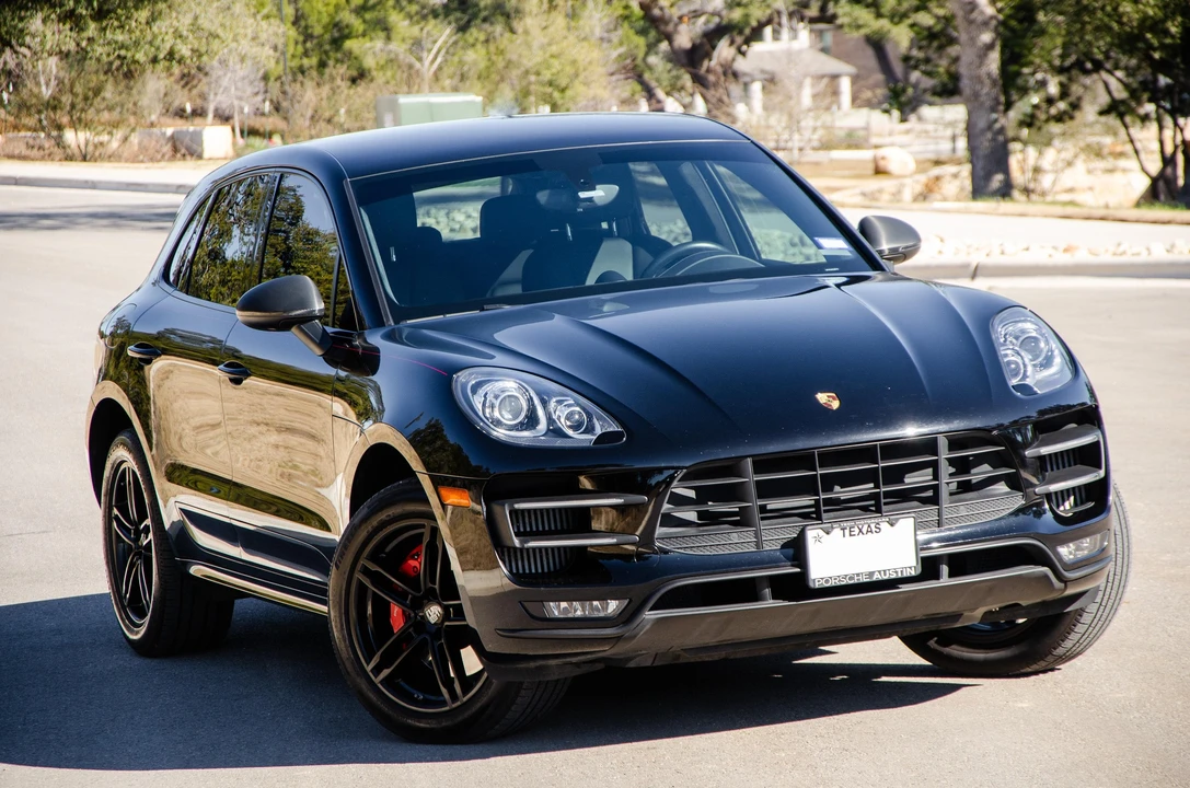 2016 Porsche Macan Turbo - Image 12 of 31
