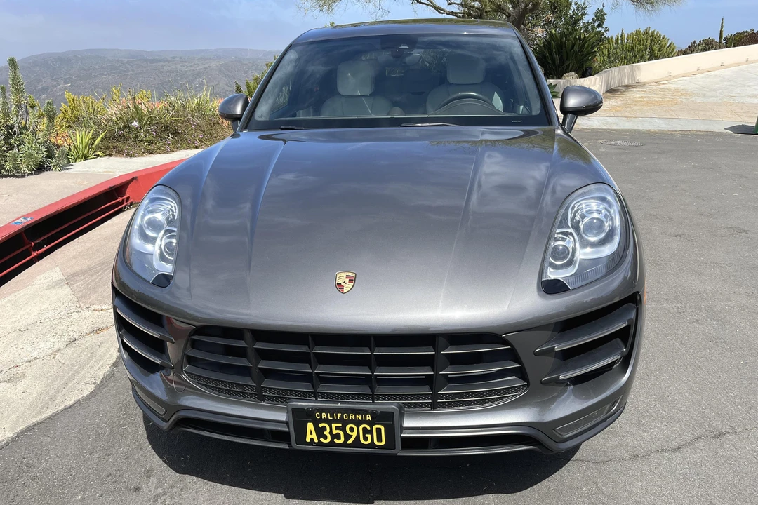 2016 Porsche Macan Turbo - Image 2 of 31