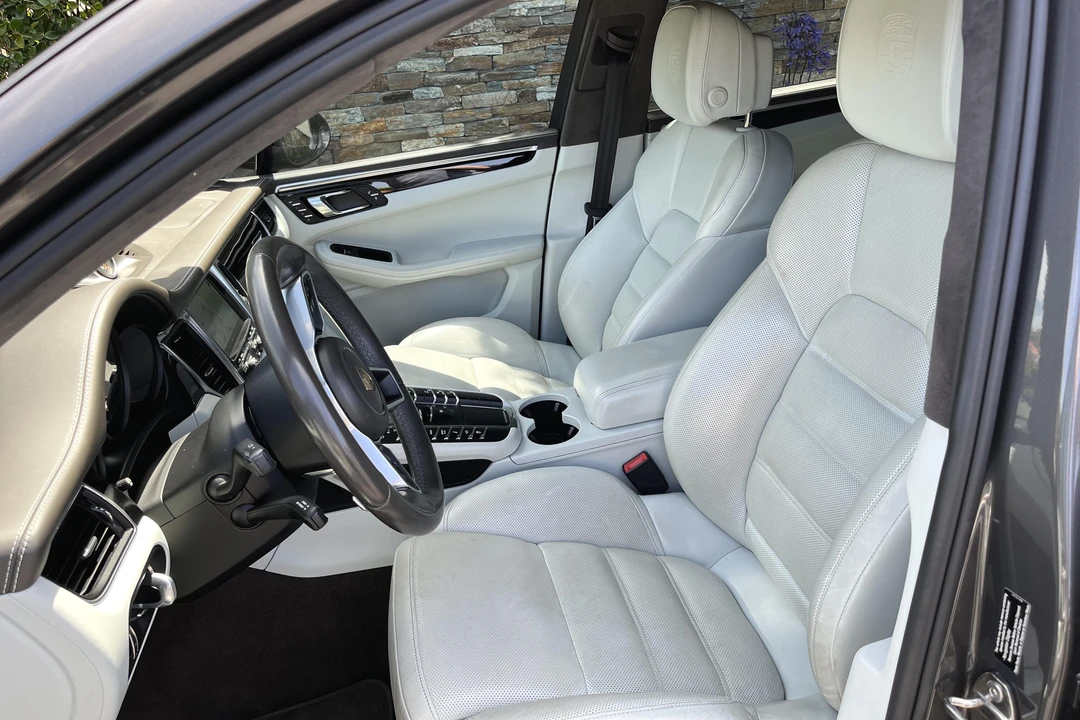 2016 Porsche Macan Turbo - Image 31 of 31