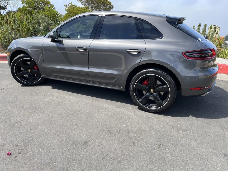 2016 Porsche Macan Turbo - Image 12 of 31