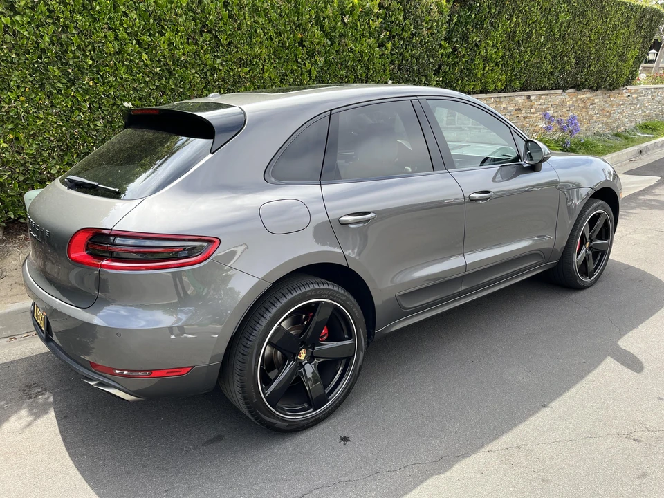 2016 Porsche Macan Turbo - Image 13 of 31