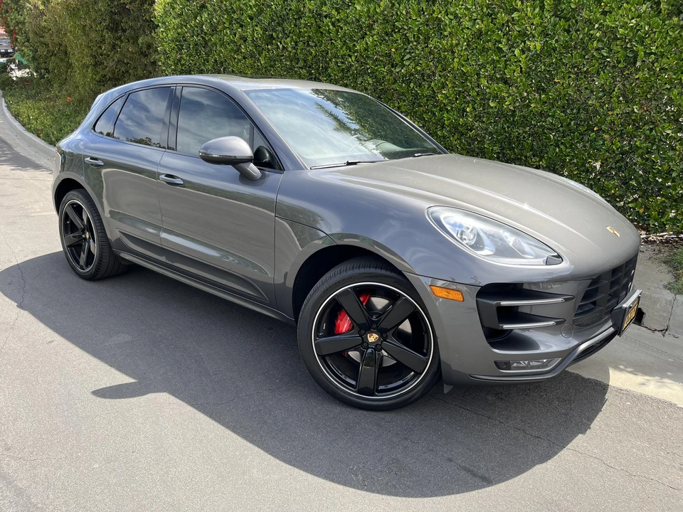 2016 Porsche Macan Turbo - Image 16 of 31