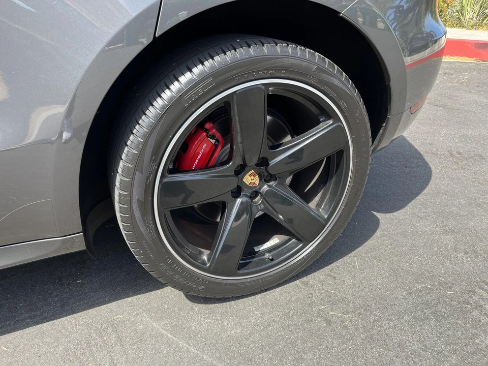 2016 Porsche Macan Turbo - Image 27 of 31