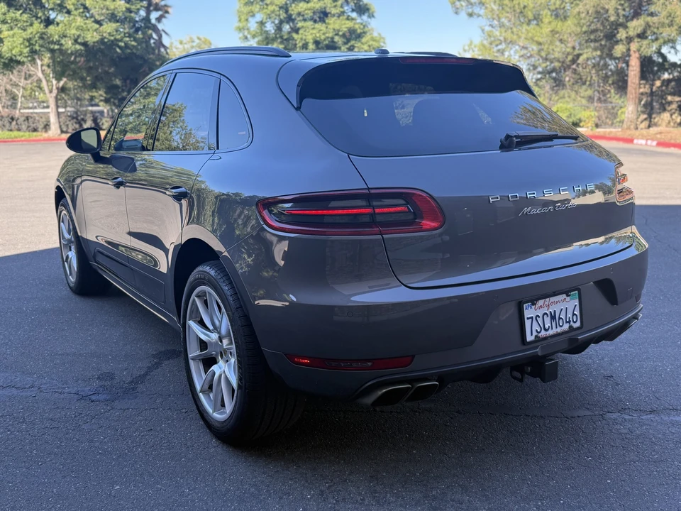 2016 Porsche Macan Turbo - Image 10 of 31