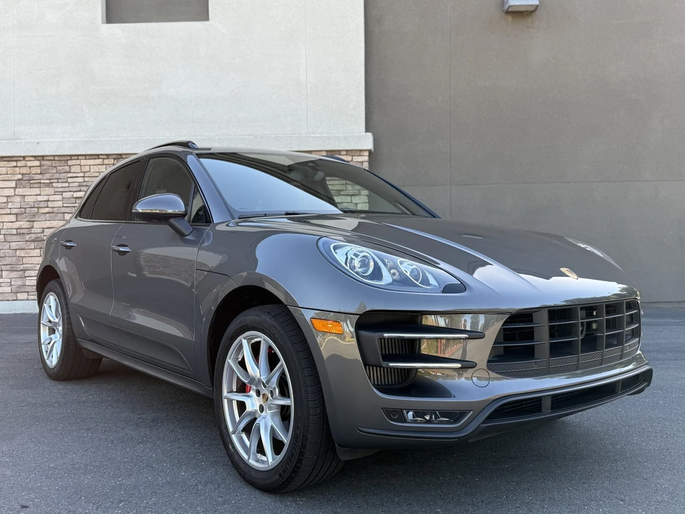 2016 Porsche Macan Turbo - Image 4 of 31