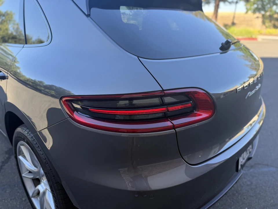 2016 Porsche Macan Turbo - Image 24 of 31