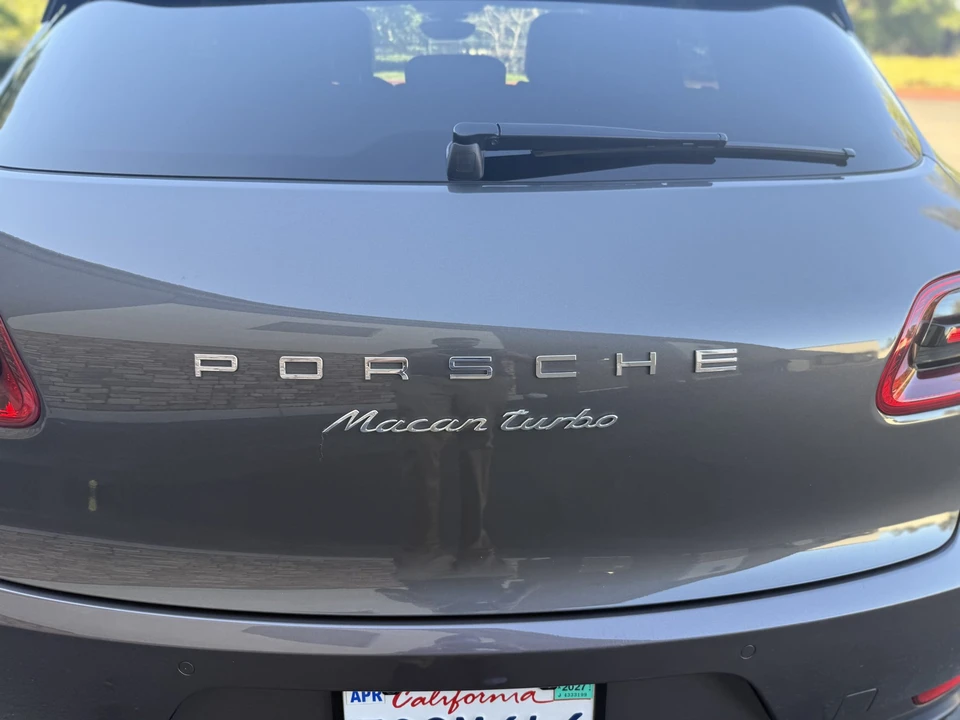 2016 Porsche Macan Turbo - Image 26 of 31