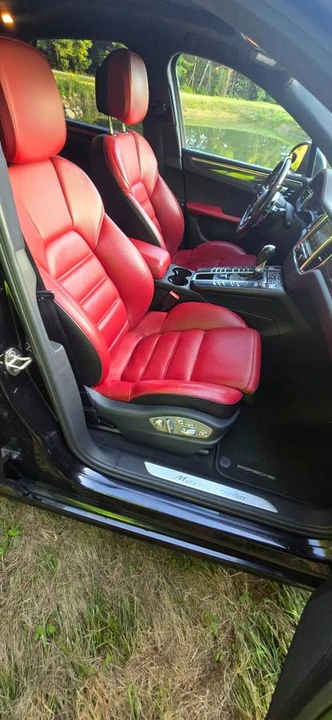 2016 Porsche Macan Turbo - Image 17 of 24
