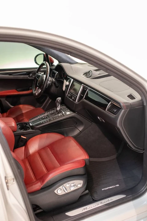 2016 Porsche Macan Turbo - Image 3 of 7