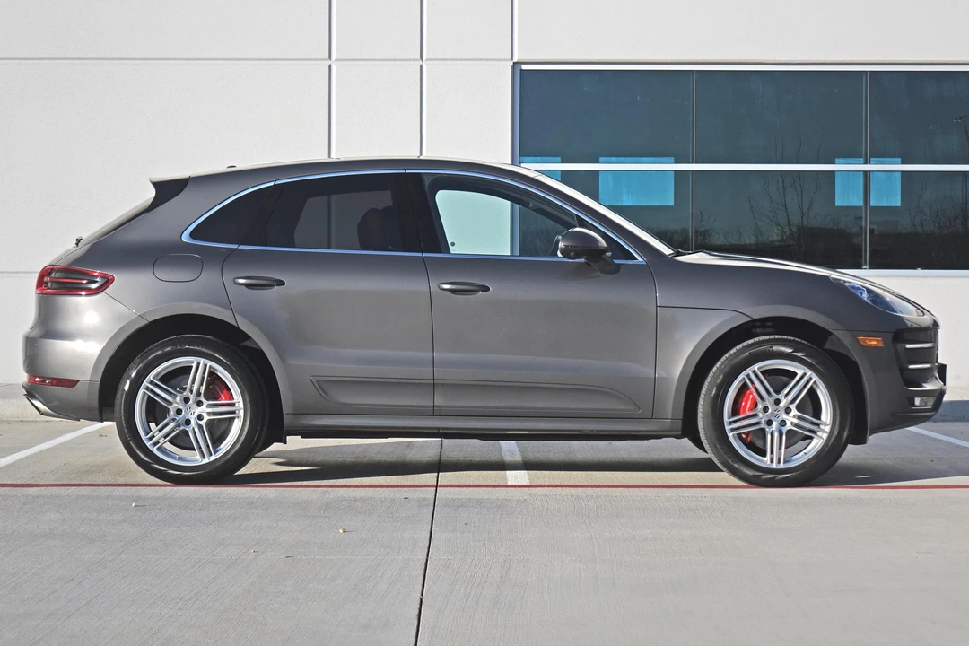 2016 Porsche Macan Turbo - Image 3 of 5