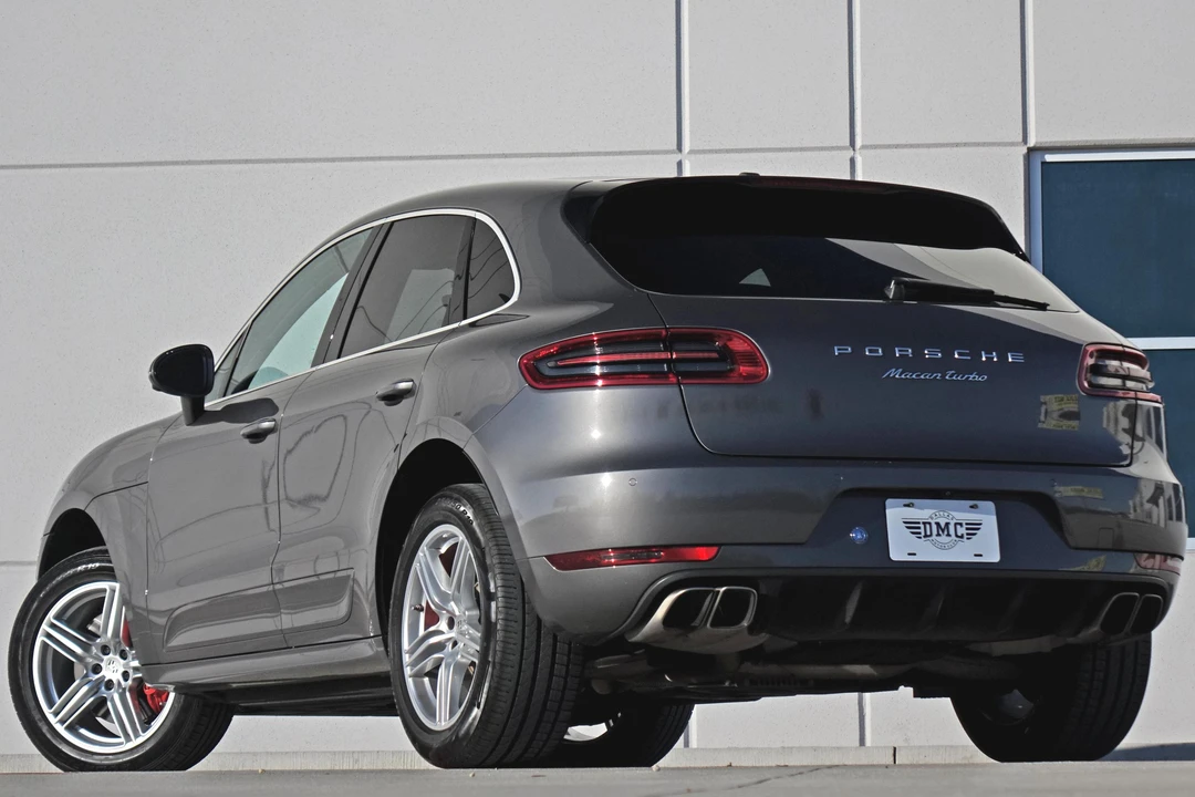 2016 Porsche Macan Turbo - Image 4 of 5