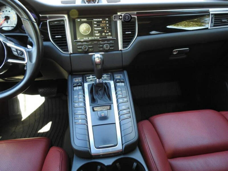 2016 Porsche Macan Turbo - Image 4 of 12