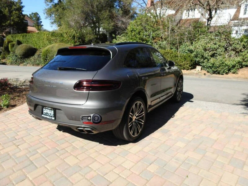2016 Porsche Macan Turbo - Image 10 of 12