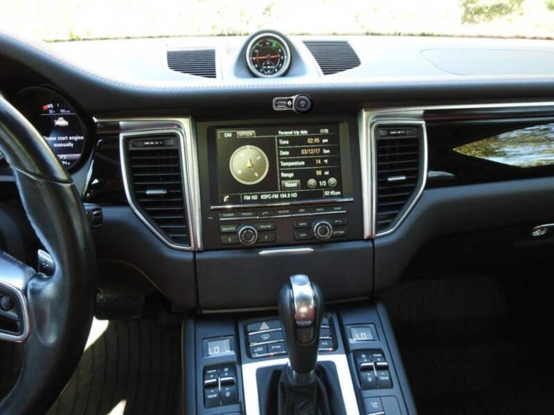 2016 Porsche Macan Turbo - Image 7 of 12