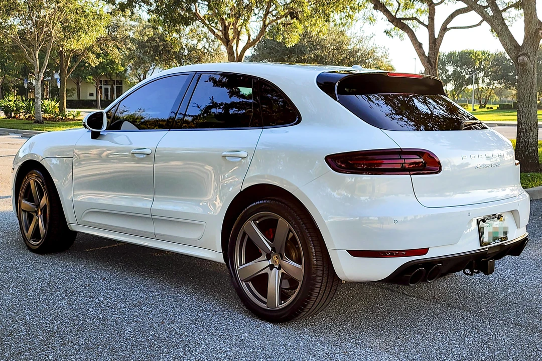 2016 Porsche Macan Turbo - Image 4 of 31