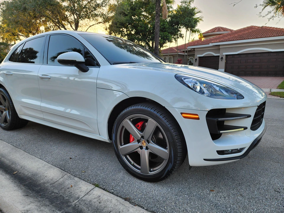 2016 Porsche Macan Turbo - Image 9 of 31